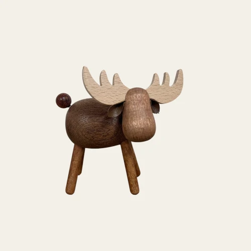 Lille elg i naturtræ