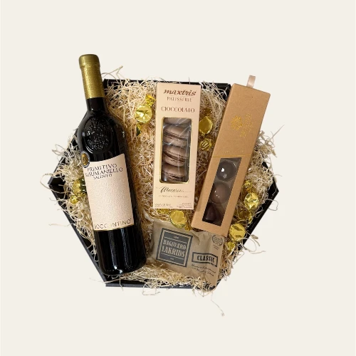 Gavekurv med rødvin, macarons, lakrids og chokolade